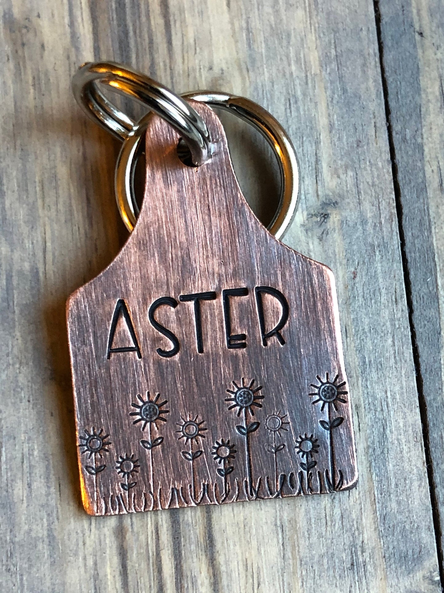 Cattle Tag Pet ID, Dog Collar Tag, Hand Stamped Pet ID, Personalized Dog Tag for Dog, Floral Dog Tag, Daisy ID Tag, Dog Tag for Small Dog