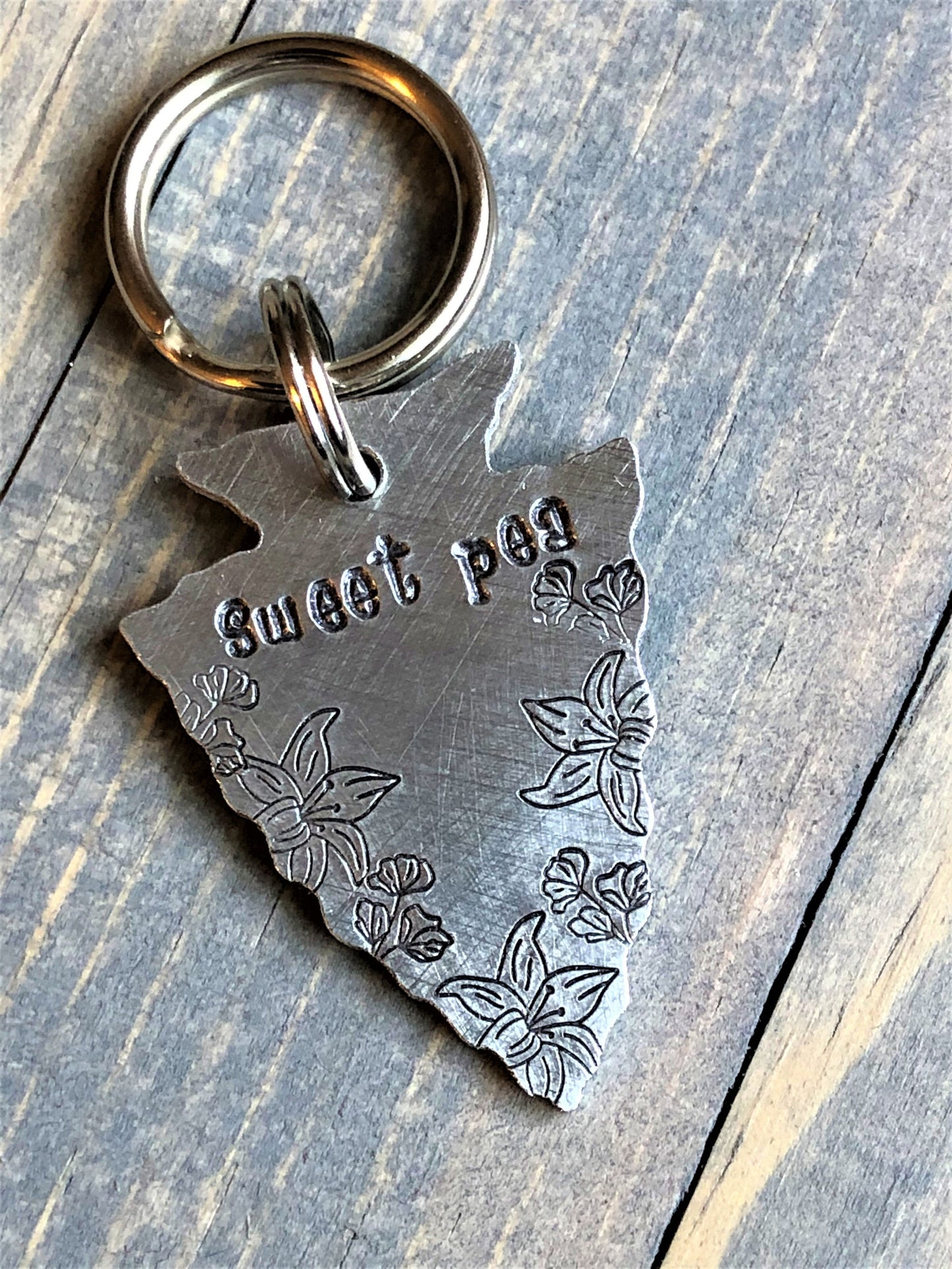 Custom Arrowhead Dog Tag, Hand Stamped Pet ID, Personalized Dog Tag for Dog, Arrowhead Dog Tag with Lily and sweet peas, Dog ID with Lily